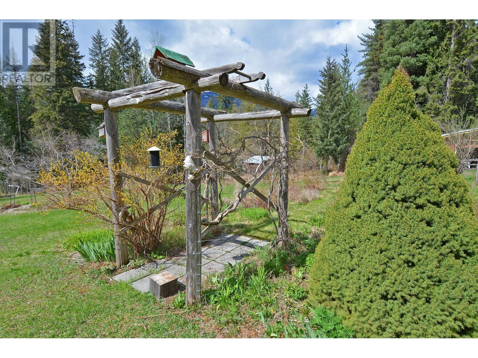 8481 6 Highway, Slocan, British Columbia  V1L 2C0 - Photo 17 - 10345730