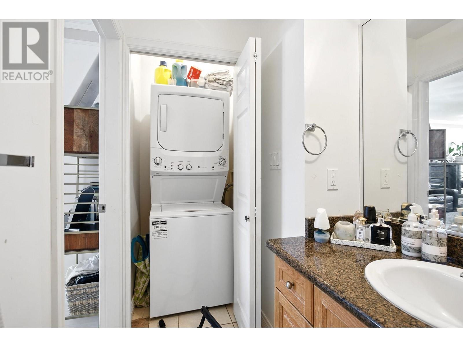 4316 Hurst Street, Burnaby, British Columbia  V5J 1M9 - Photo 12 - R3007995