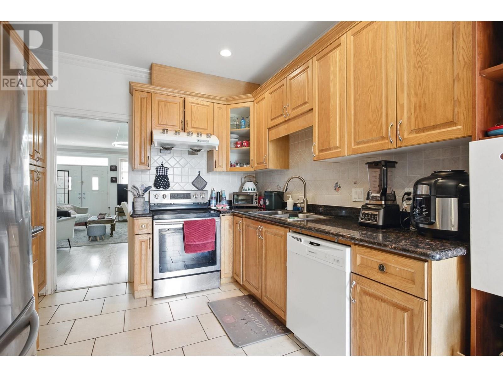 4316 Hurst Street, Burnaby, British Columbia  V5J 1M9 - Photo 9 - R3007995