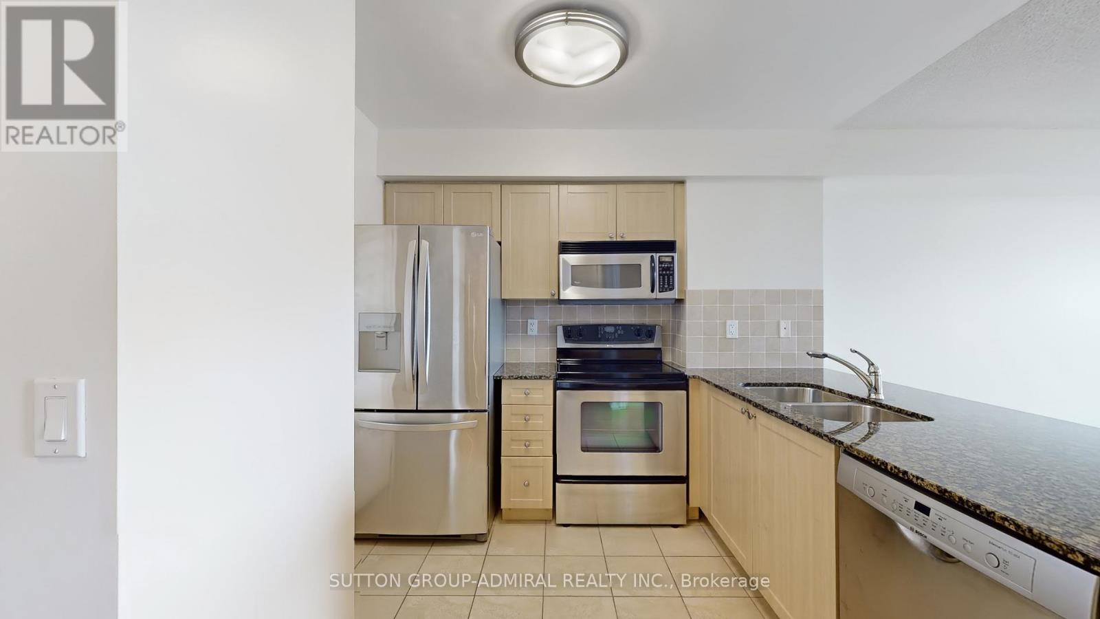 911 - 15 North Park Road, Vaughan (Beverley Glen), Ontario  L4J 0A1 - Photo 13 - N12177070