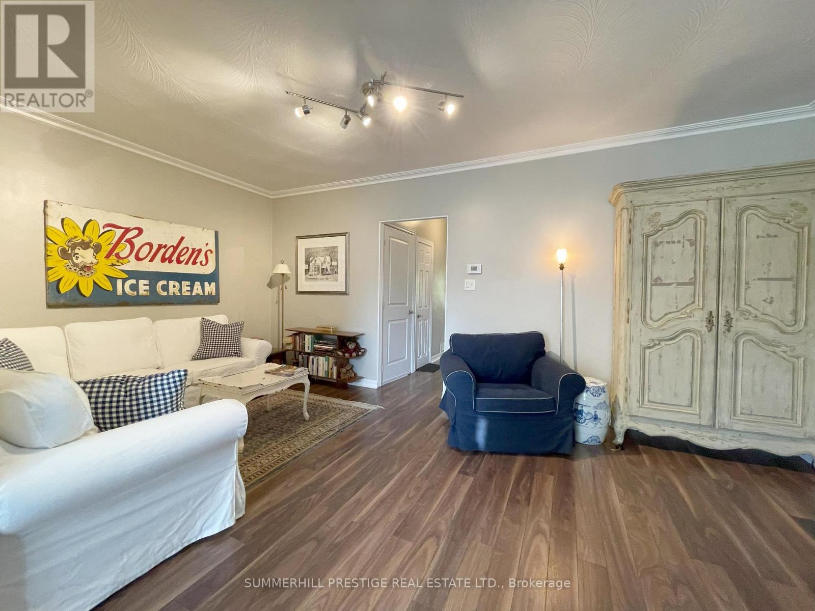 53 Bowie Avenue, Toronto, Ontario  M6E 2P4 - Photo 10 - W12028779