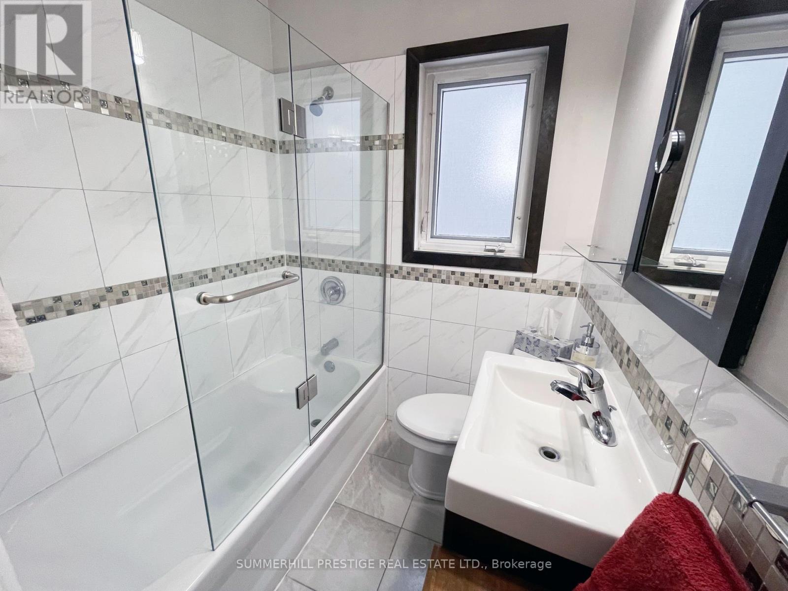 53 Bowie Avenue, Toronto, Ontario  M6E 2P4 - Photo 18 - W12028779