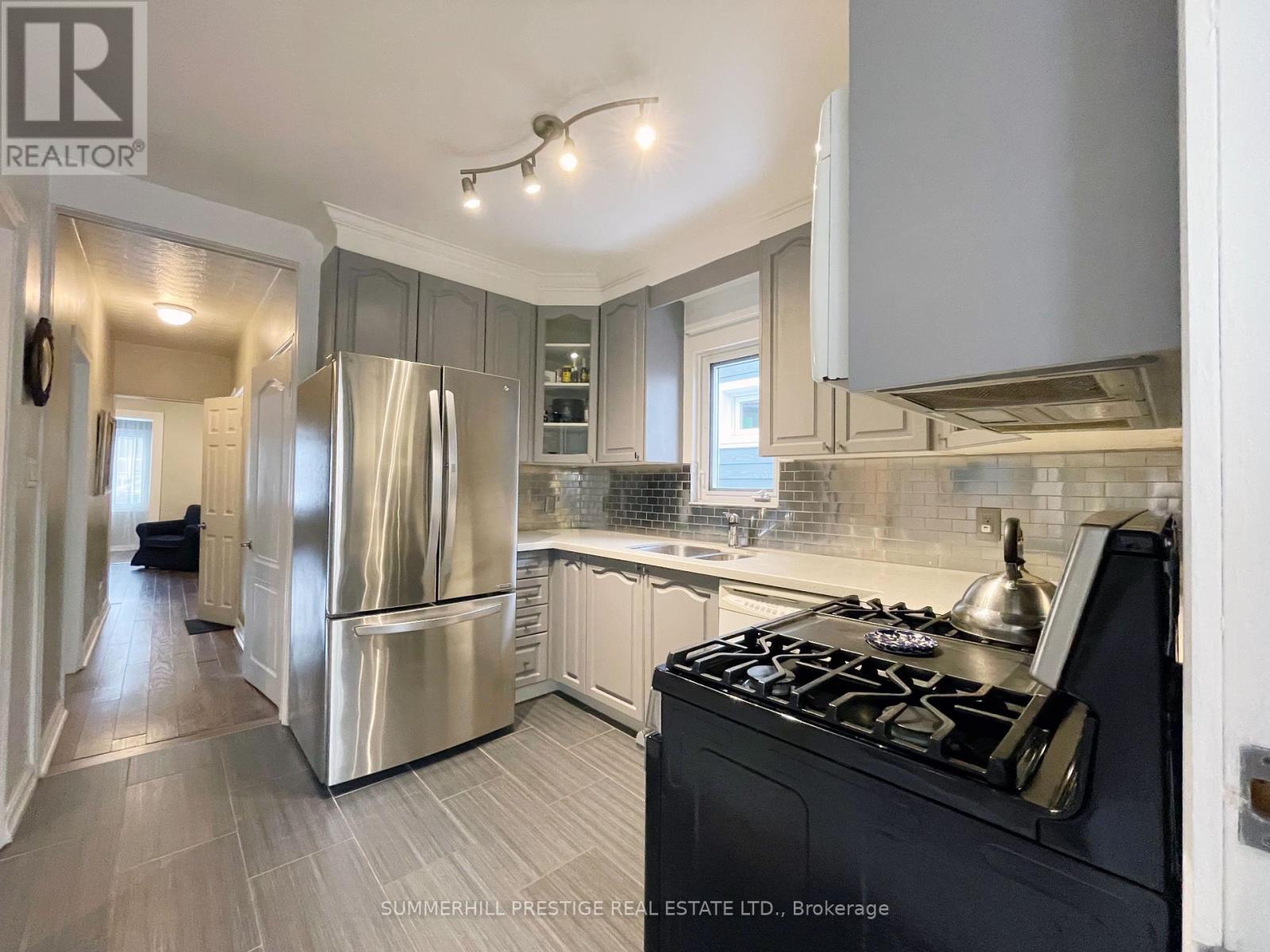 53 Bowie Avenue, Toronto, Ontario  M6E 2P4 - Photo 19 - W12028779