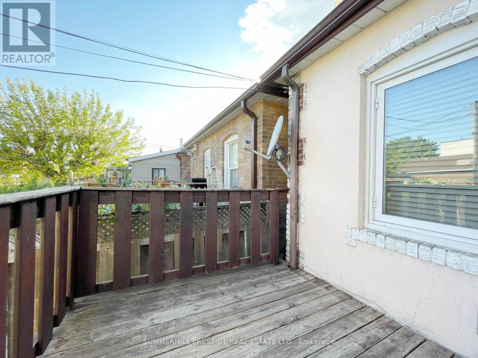 53 Bowie Avenue, Toronto, Ontario  M6E 2P4 - Photo 35 - W12028779