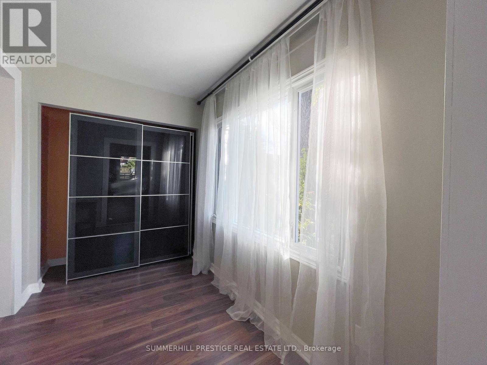 53 Bowie Avenue, Toronto, Ontario  M6E 2P4 - Photo 5 - W12028779