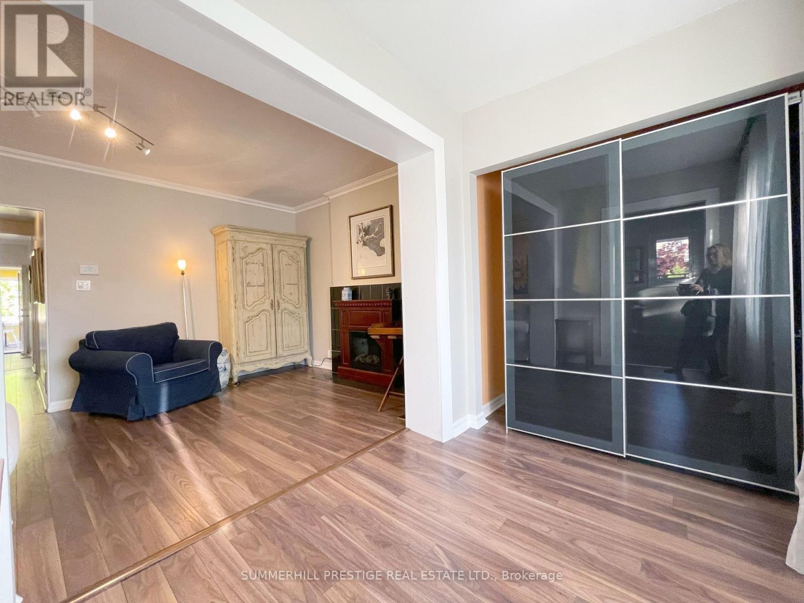 53 Bowie Avenue, Toronto, Ontario  M6E 2P4 - Photo 7 - W12028779