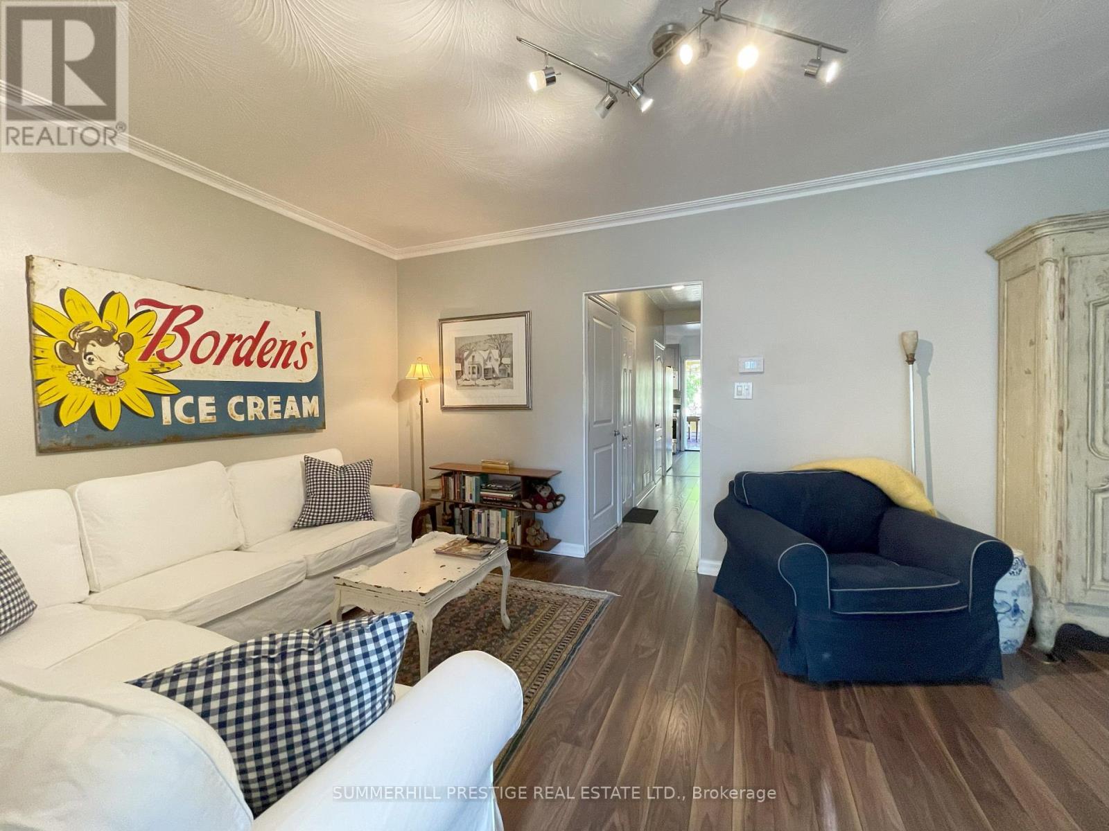 53 Bowie Avenue, Toronto, Ontario  M6E 2P4 - Photo 8 - W12028779