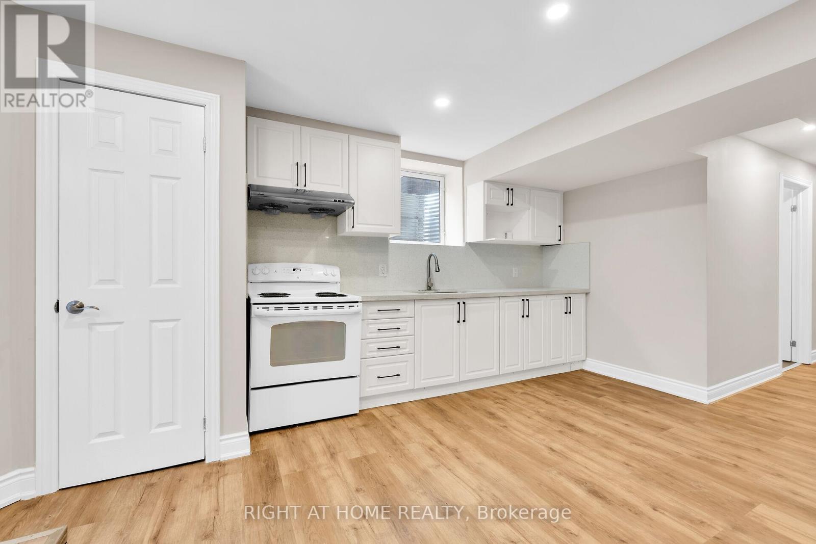1445 Laurier Avenue, Milton, Ontario  L9T 8T4 - Photo 32 - W12177362