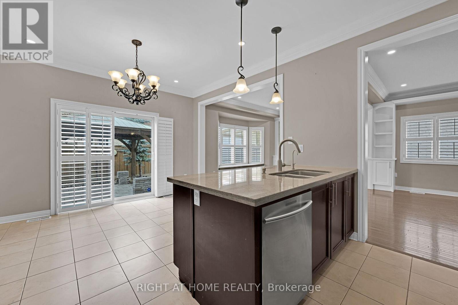 1445 Laurier Avenue, Milton, Ontario  L9T 8T4 - Photo 8 - W12177362