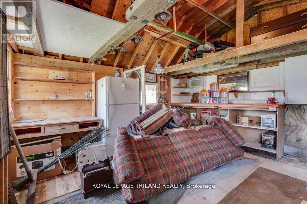 8443 Keith Street, Lambton Shores, Ontario  N0N 1J7 - Photo 25 - X12177370