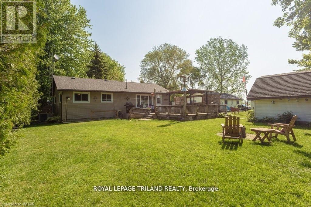 8443 Keith Street, Lambton Shores, Ontario  N0N 1J7 - Photo 33 - X12177370