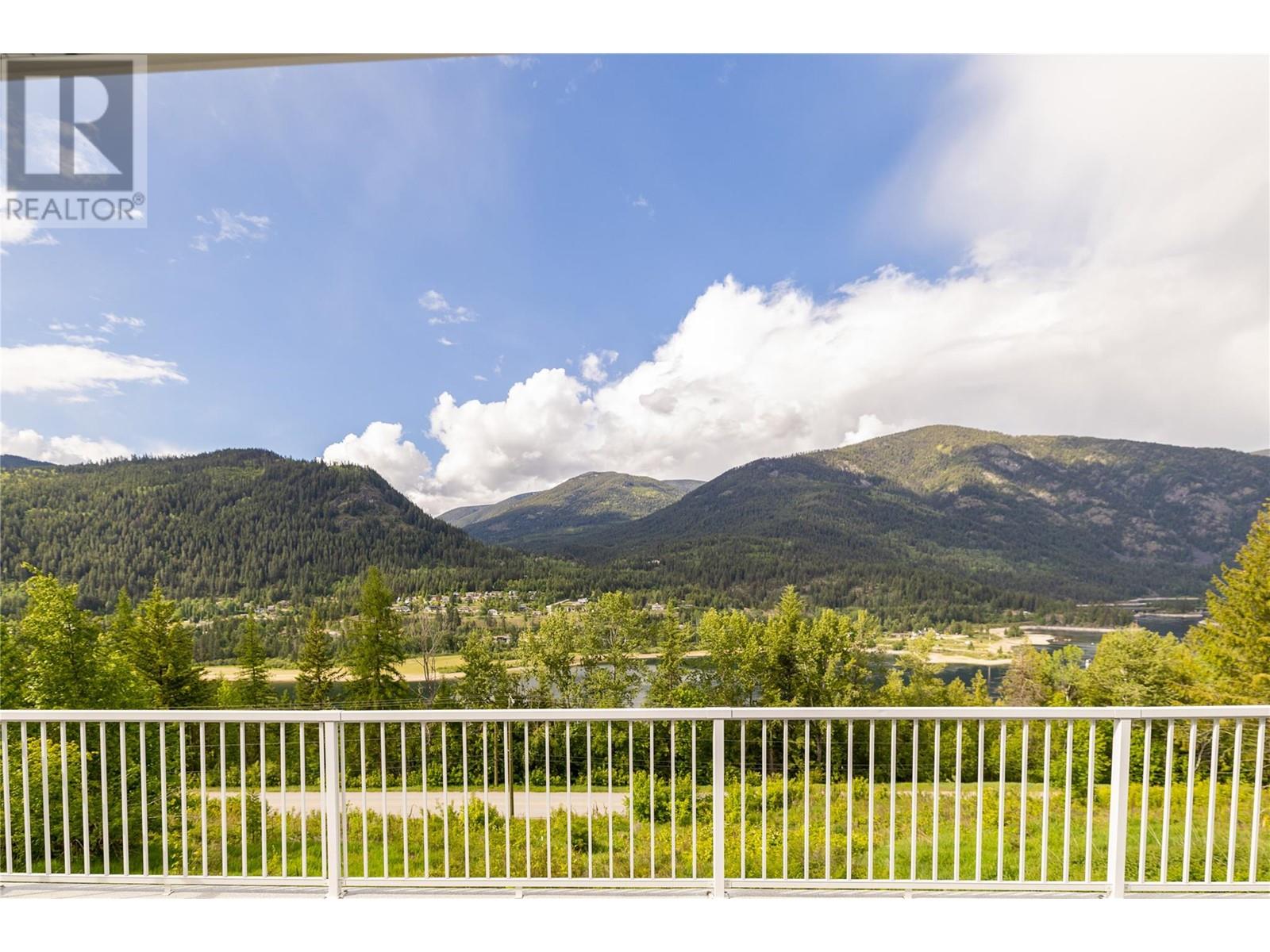 3288 Vindusky Road, Nelson, British Columbia  V1L 6X7 - Photo 12 - 10347553