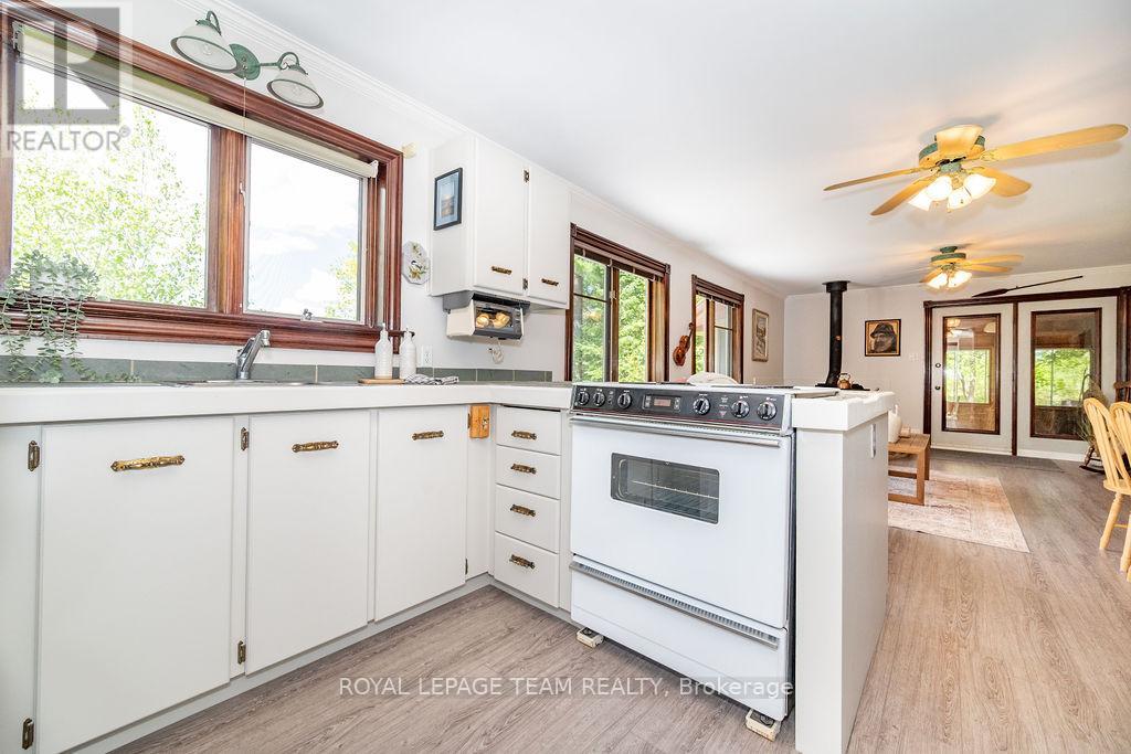 861 Stones Lake Road, Greater Madawaska, Ontario  K0J 1H0 - Photo 16 - X12177376