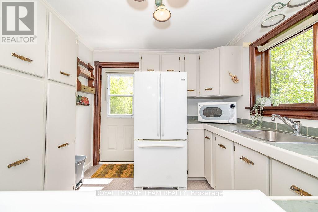 861 Stones Lake Road, Greater Madawaska, Ontario  K0J 1H0 - Photo 17 - X12177376