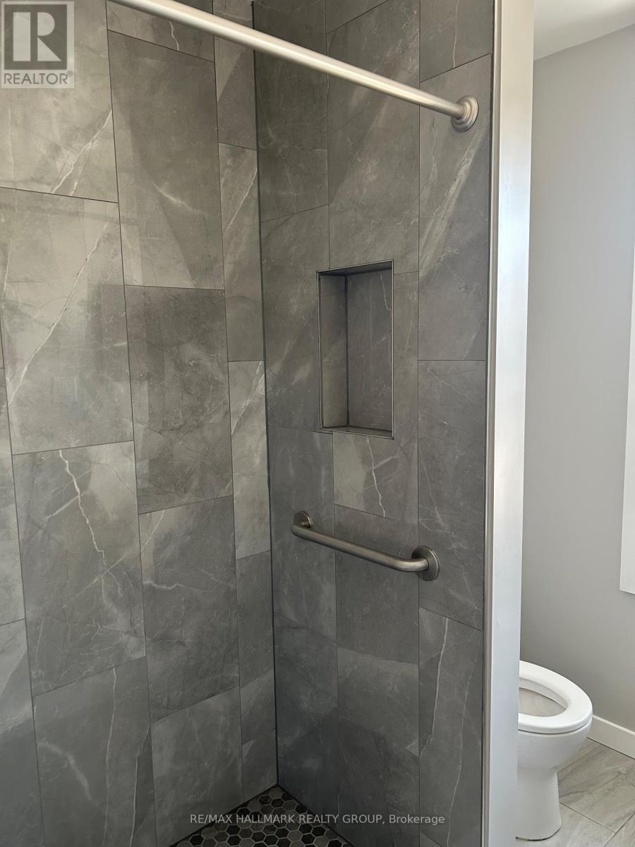 4 - 240 Marier Avenue, Ottawa, Ontario  K1L 5R1 - Photo 5 - X12177387