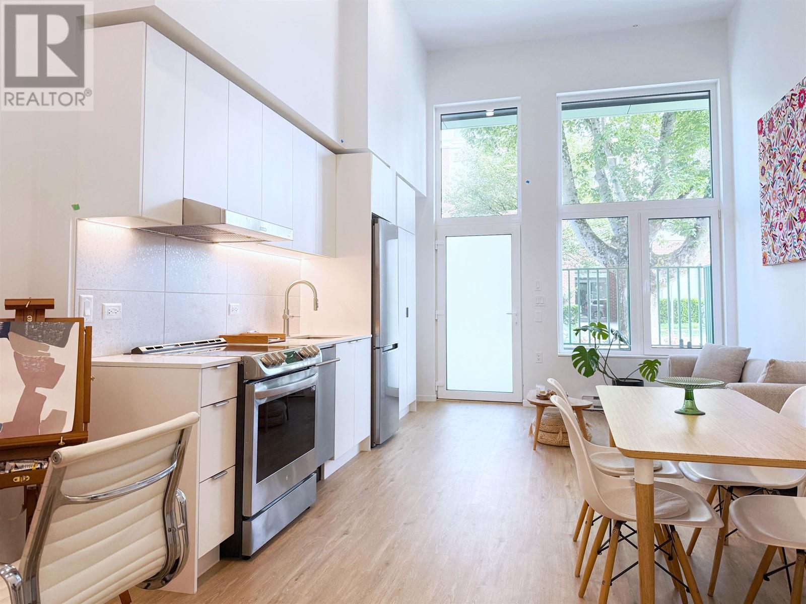 11 198 Ontario Place, Vancouver, British Columbia  V5W 1S2 - Photo 1 - R2987798