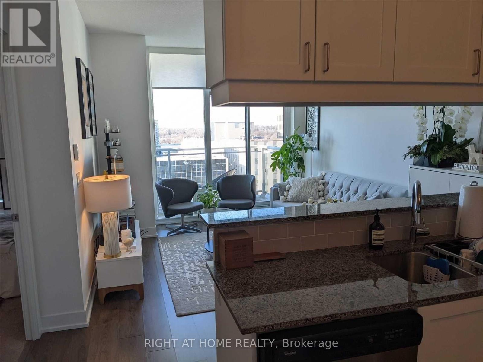 1206 - 68 Merton Street, Toronto, Ontario  M4S 0A7 - Photo 10 - C12177414