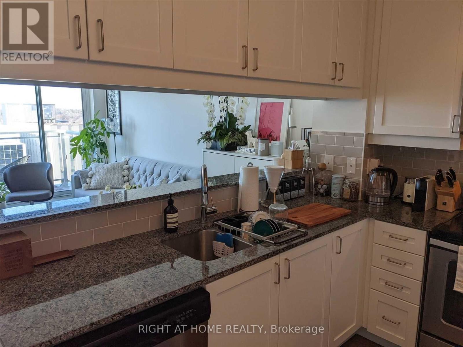 1206 - 68 Merton Street, Toronto, Ontario  M4S 0A7 - Photo 11 - C12177414