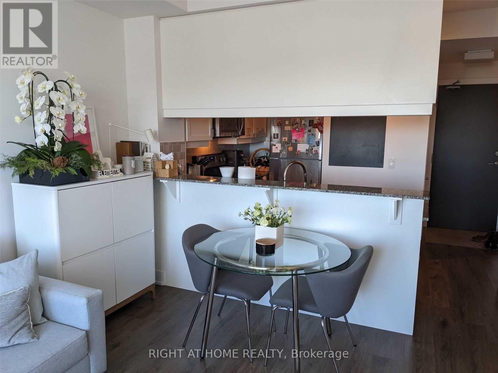 1206 - 68 Merton Street, Toronto, Ontario  M4S 0A7 - Photo 4 - C12177414