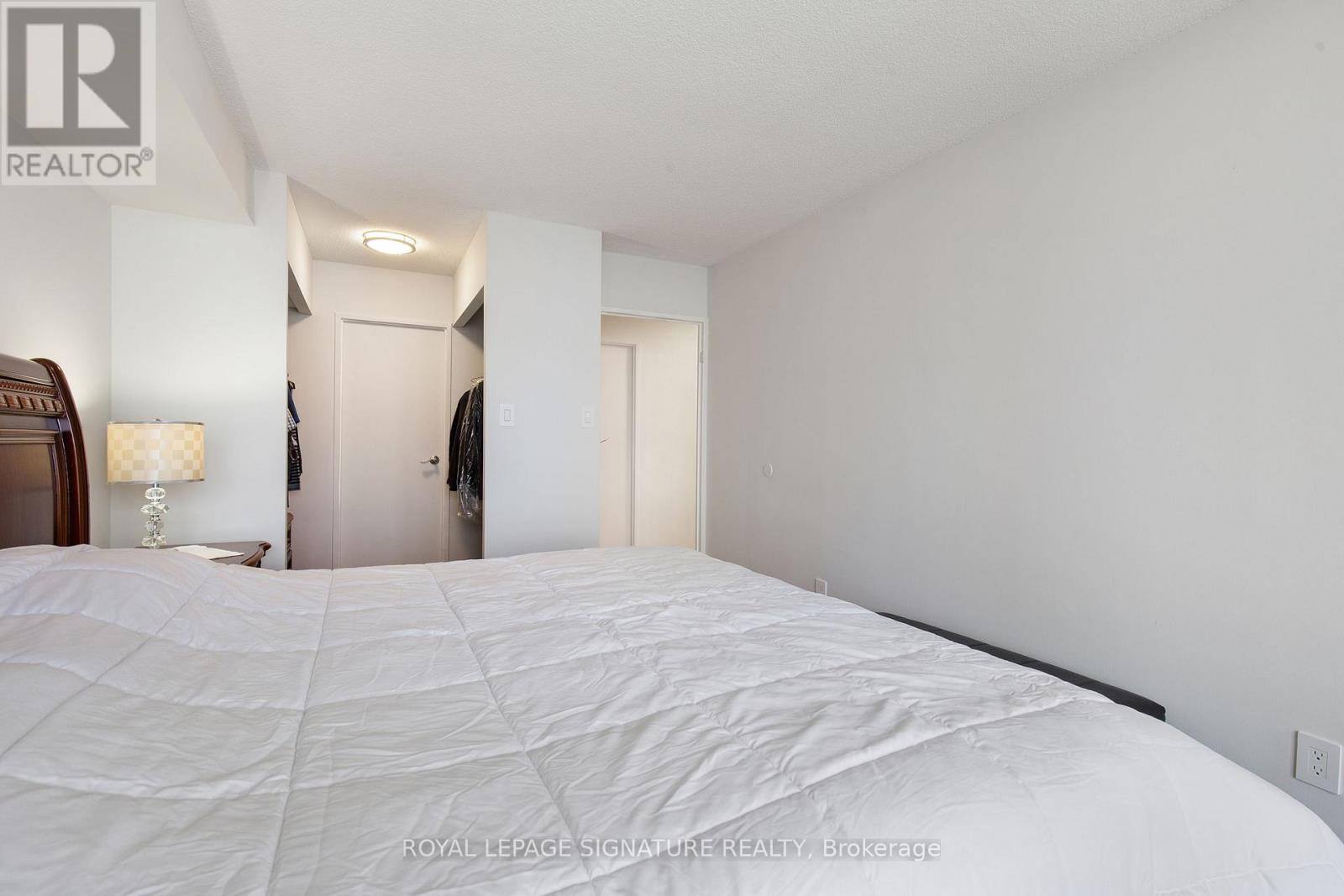 1406 - 550 Webb Drive, Mississauga (City Centre), Ontario  L5B 3Y4 - Photo 23 - W12177317