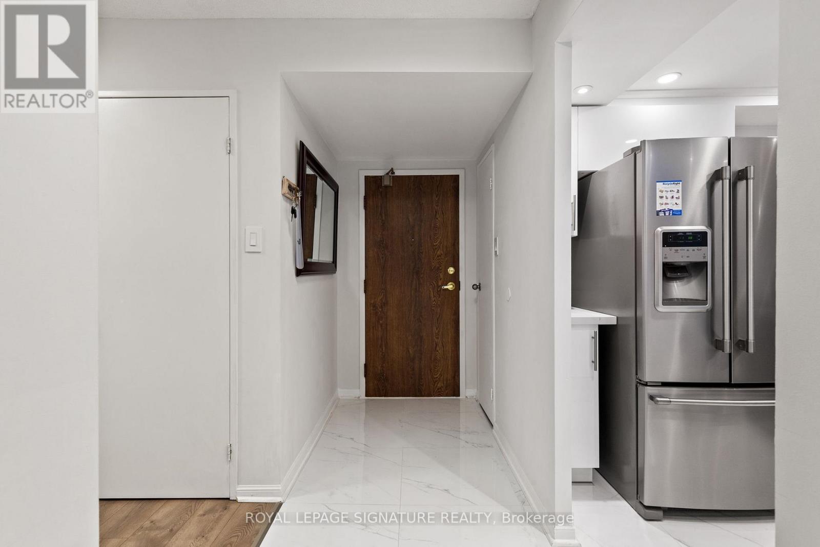 Property at 1406 - 550 WEBB DRIVE image 3