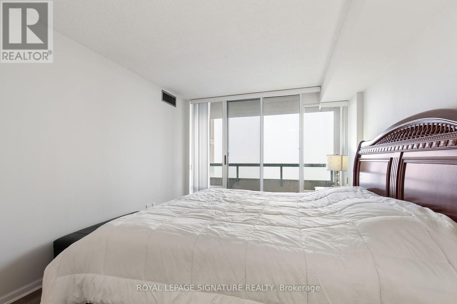 1406 - 550 Webb Drive, Mississauga (City Centre), Ontario  L5B 3Y4 - Photo 22 - W12177317