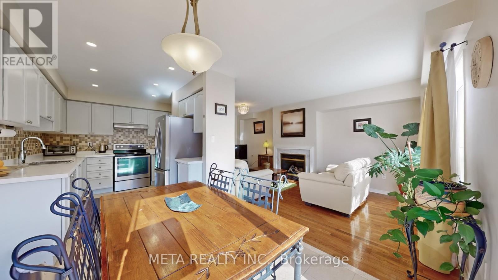 54 Mcnally Way, Aurora, Ontario  L4G 7V3 - Photo 7 - N12177399