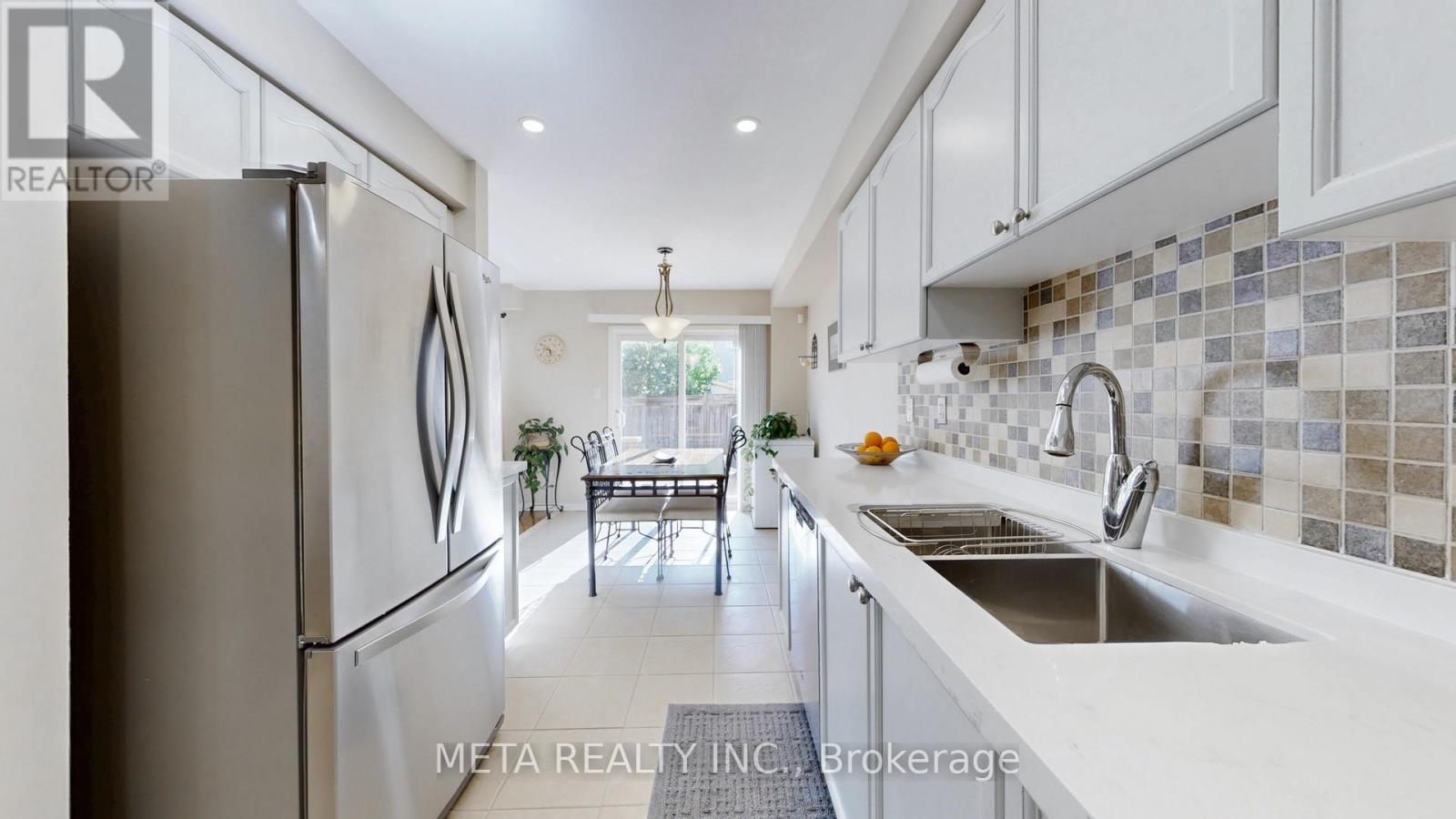 54 Mcnally Way, Aurora, Ontario  L4G 7V3 - Photo 9 - N12177399