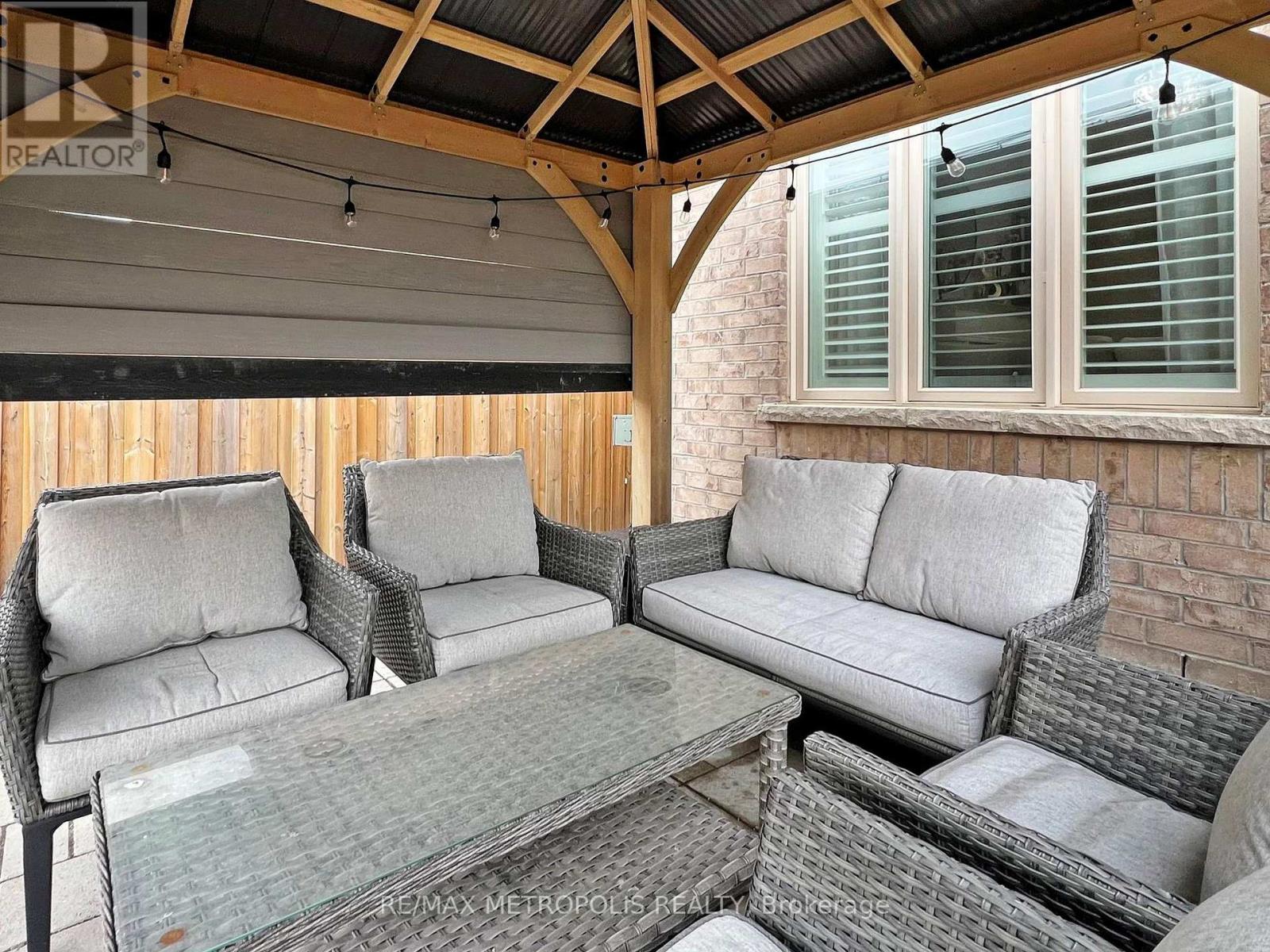 124 Milby Crescent, Bradford West Gwillimbury, Ontario  L3Z 0X8 - Photo 24 - N12177403