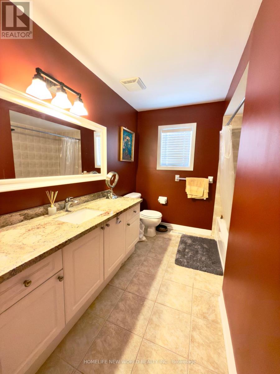 26 Stuart Avenue, Barrie, Ontario  L4M 0A2 - Photo 10 - S12177398