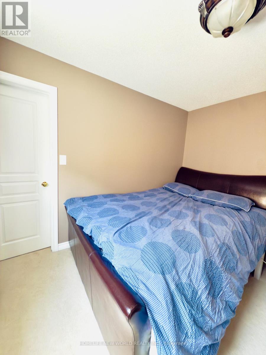 26 Stuart Avenue, Barrie, Ontario  L4M 0A2 - Photo 12 - S12177398