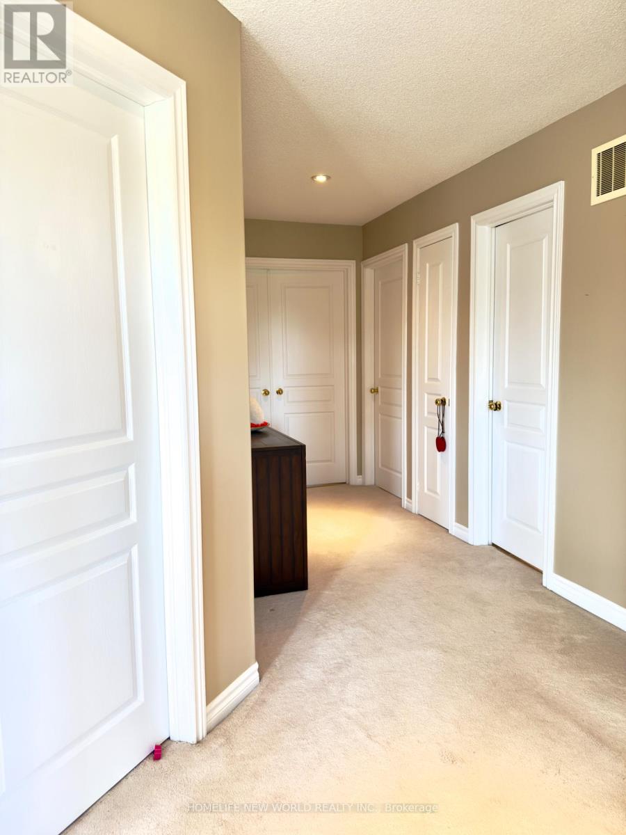 26 Stuart Avenue, Barrie, Ontario  L4M 0A2 - Photo 6 - S12177398