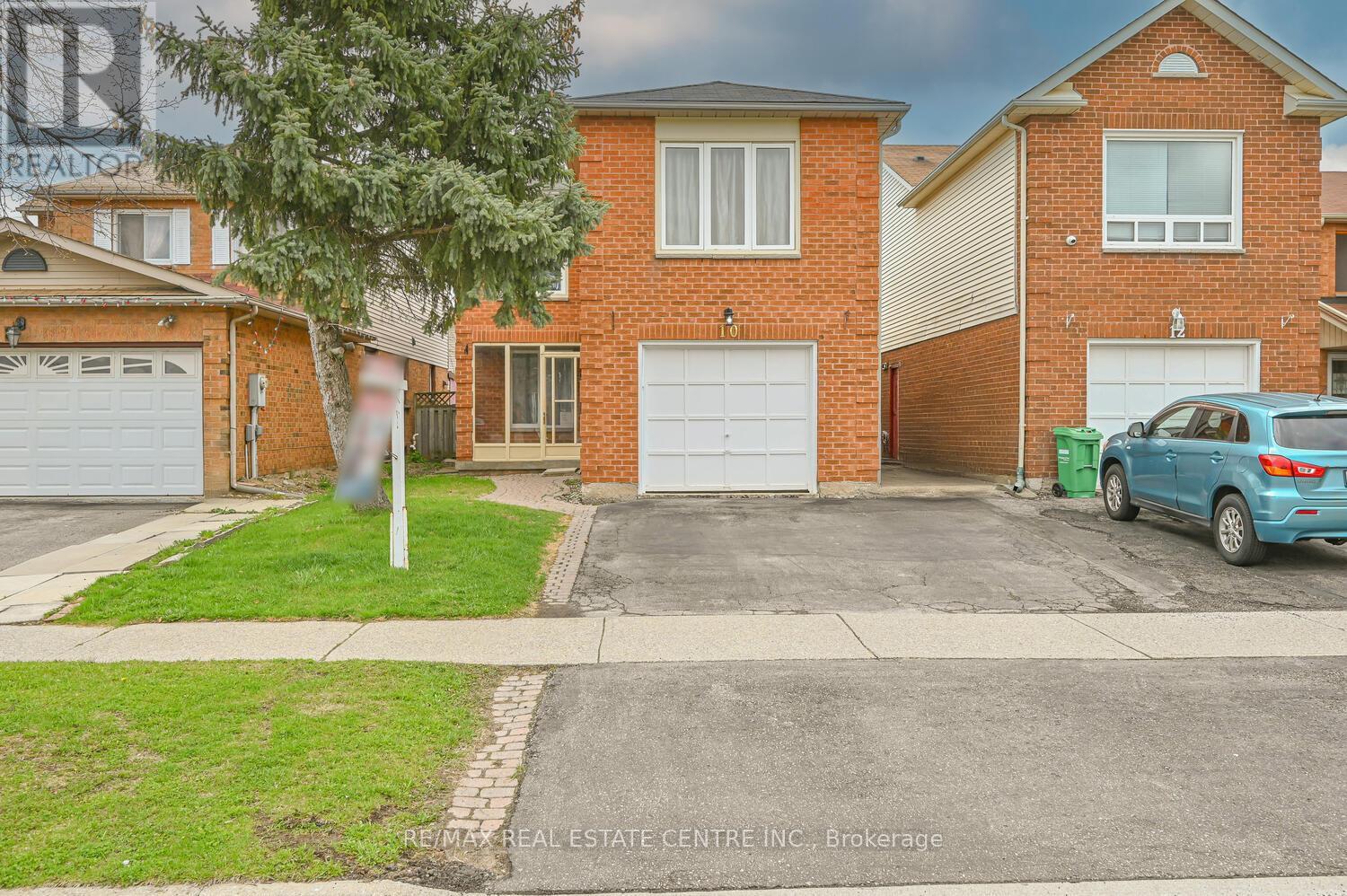 10 STALBRIDGE AVENUE, Brampton, Ontario