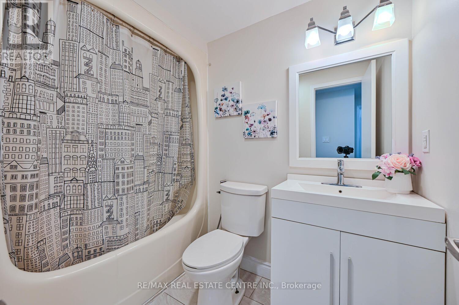 10 Stalbridge Avenue, Brampton, Ontario  L6Y 4H1 - Photo 35 - W12177375