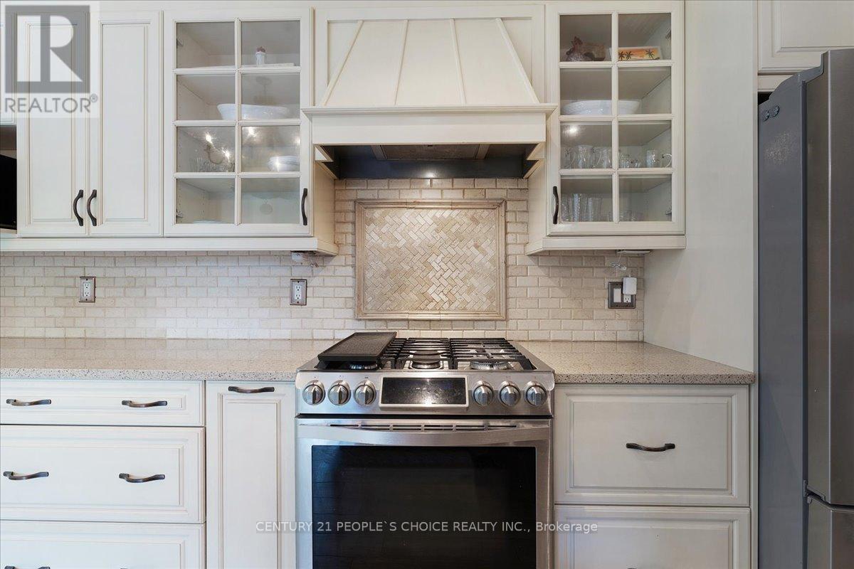7084 Walworth Court, Mississauga, Ontario  L5N 7L4 - Photo 12 - W12177378