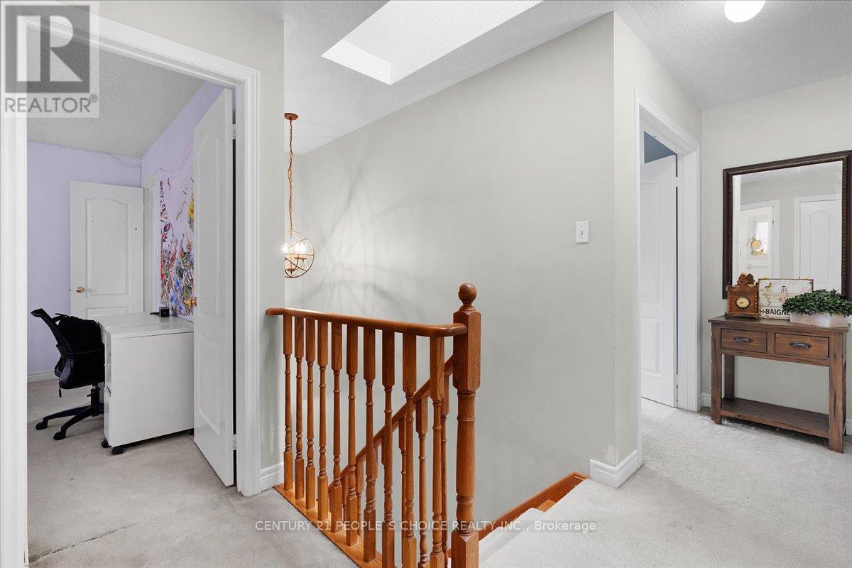 7084 Walworth Court, Mississauga, Ontario  L5N 7L4 - Photo 21 - W12177378