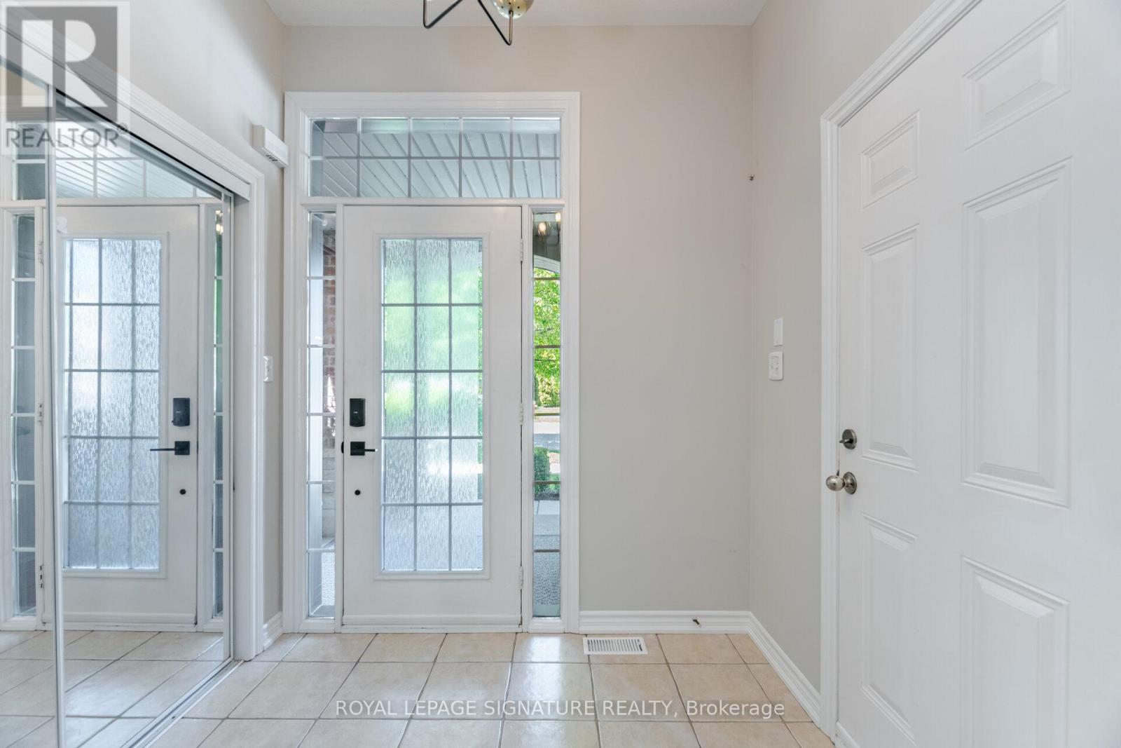 3059 Ferguson Drive, Burlington, Ontario  L7M 0G6 - Photo 6 - W12177390