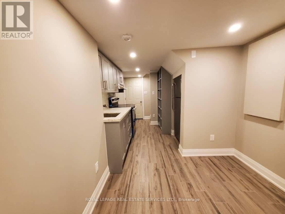 Bsmt - 39 Vezna Crescent, Brampton (Credit Valley), Ontario  L6X 5K5 - Photo 3 - W12177402
