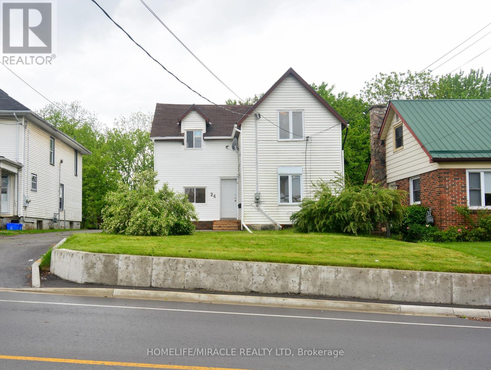 24 Albion Street, Belleville (Belleville Ward), Ontario  K8N 3R8 - Photo 1 - X12177372