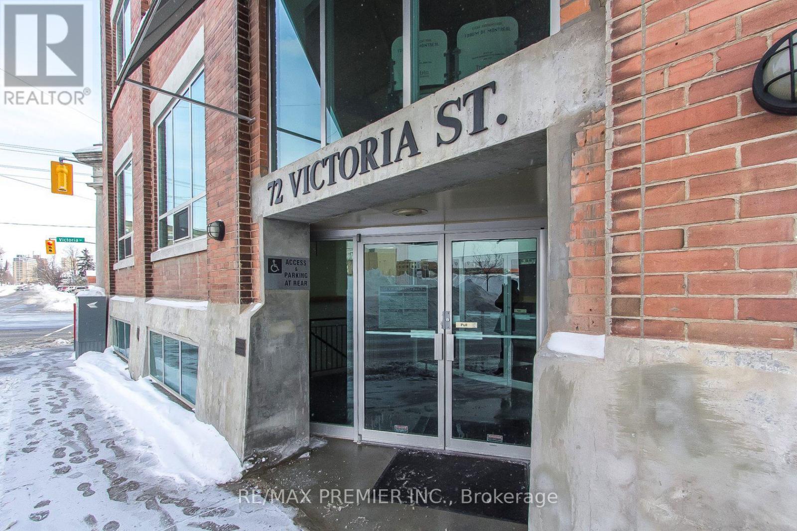 300-24 - 72 VICTORIA STREET S, Kitchener, Ontario