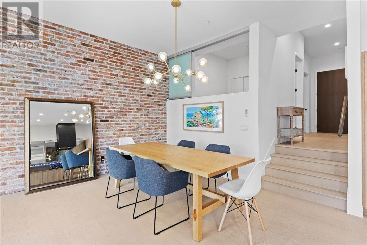 319 300 Salter Street, New Westminster, British Columbia  V3M 0L9 - Photo 2 - R3008081