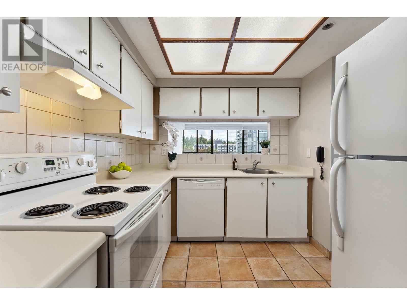 1105 460 Westview Street, Coquitlam, British Columbia  V3K 6C9 - Photo 17 - R3008101