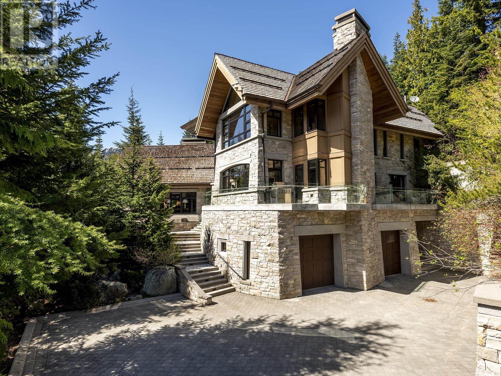 2286 Nordic Drive, Whistler, British Columbia  V8E 0A6 - Photo 2 - R3008104