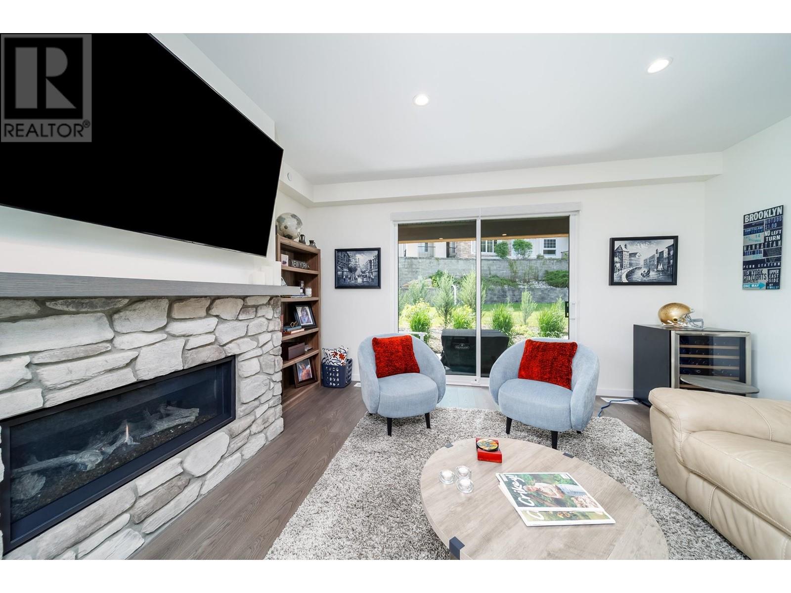 1979 Country Club Drive Unit# 14, Kelowna, British Columbia  V1V 0H6 - Photo 12 - 10349580