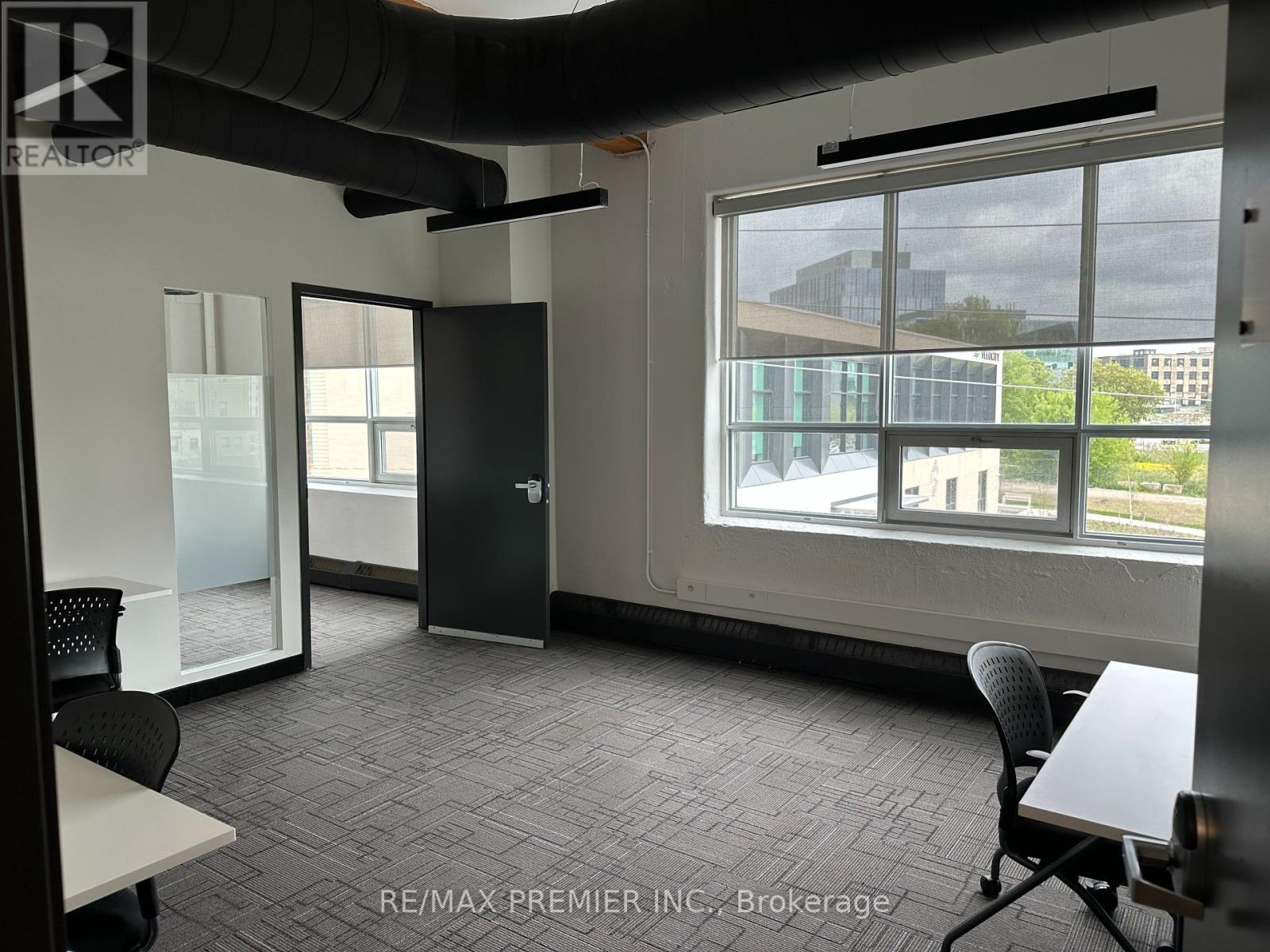 300-25 - 72 Victoria Street S, Kitchener, Ontario  N2G 4Y9 - Photo 6 - X12177418