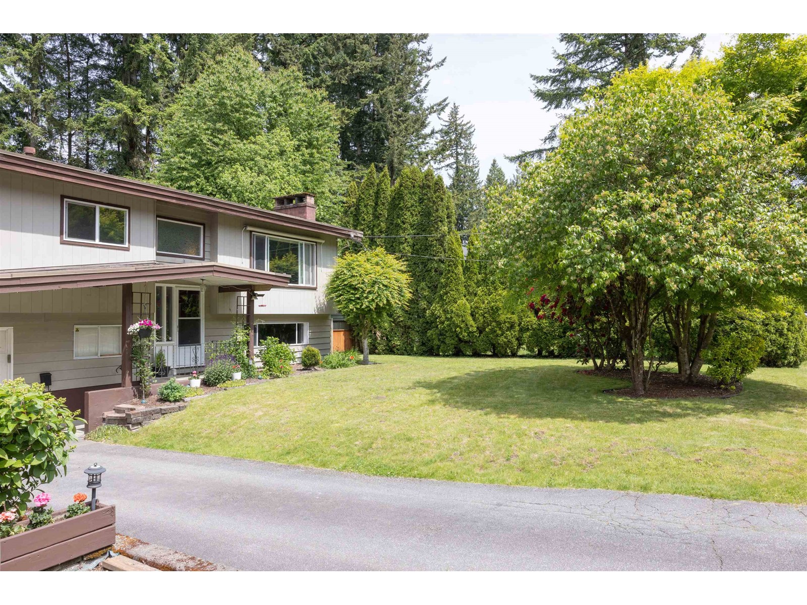 Property at 19649 41A AVENUE image 2