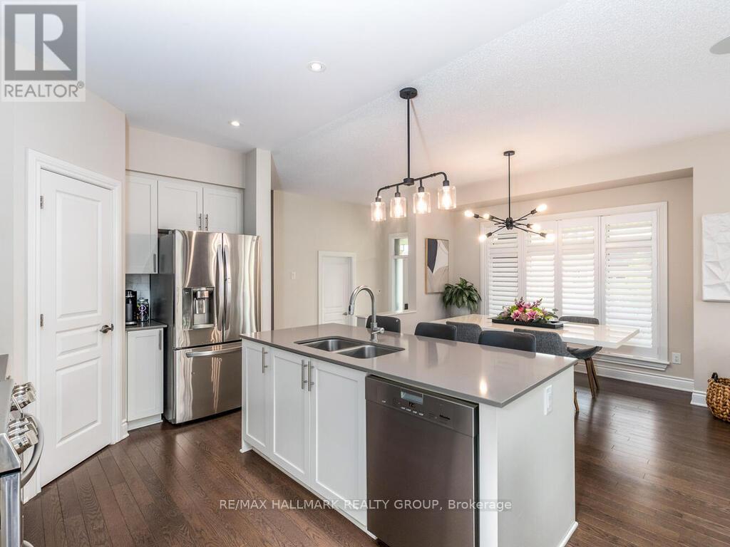 530 Earnscliffe Grove, Ottawa, Ontario  K4M 0E1 - Photo 14 - X12177432