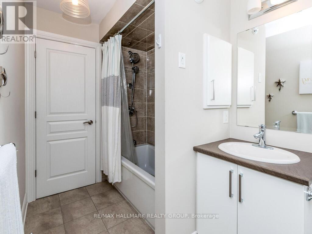 530 Earnscliffe Grove, Ottawa, Ontario  K4M 0E1 - Photo 25 - X12177432