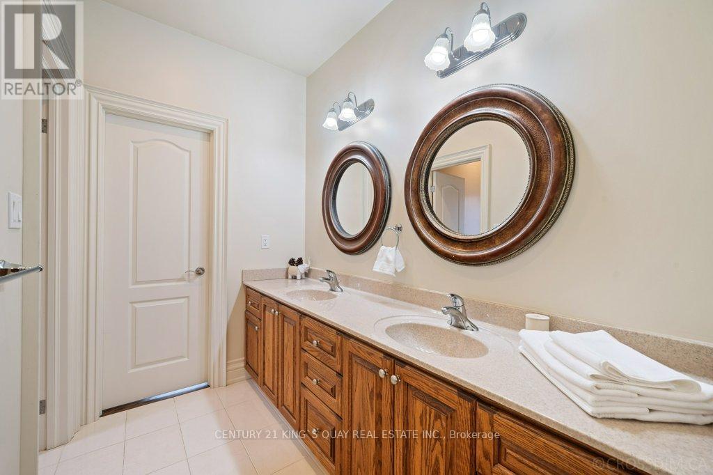 22 Garden Avenue, Richmond Hill, Ontario  L4C 6L9 - Photo 27 - N12176447