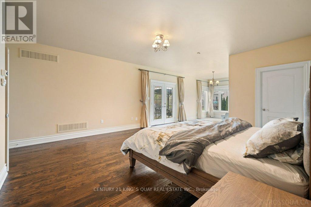 22 Garden Avenue, Richmond Hill, Ontario  L4C 6L9 - Photo 24 - N12176447